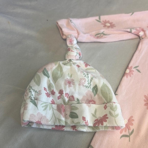 Gerber - Pink Footie One Piece Sleeper with Long Sleeves and hat - Picture 4 of 4